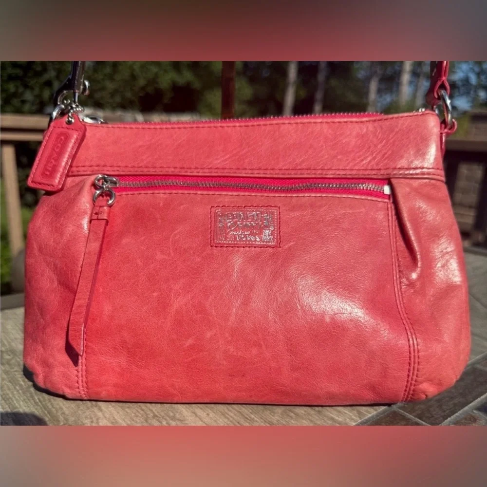 Coach Poppy Camelia Leather Cherry Red Crossbody Bag Y2K LIKE NEW!